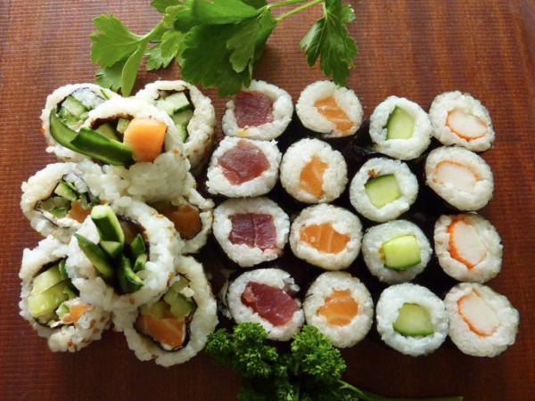 Sushi Menü 12 (24 Stück)