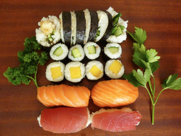 Sushi Menü 13 (18 Stück)