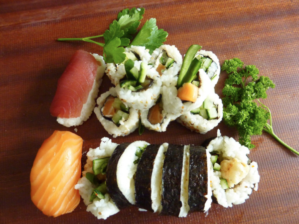 Sushi Menü 9 (16 Stück)